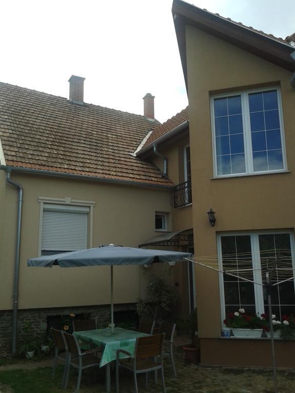 Marika Haus Hotell Bük Eksteriør bilde